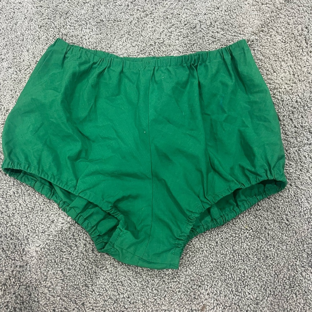 WOMANS SHORTS